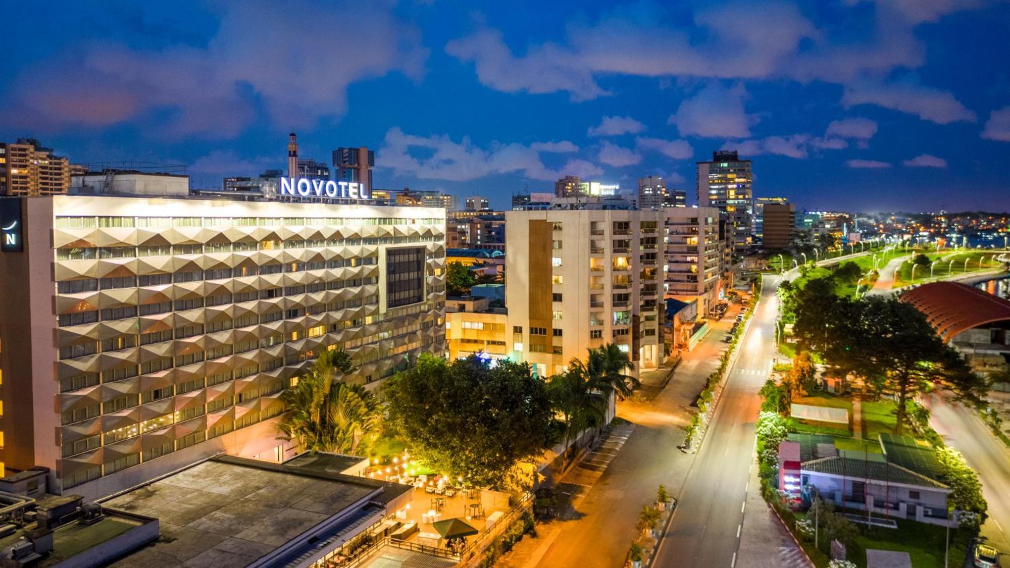 Novotel Abidjan Plateau Esterno foto