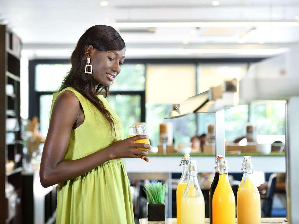 Novotel Abidjan Plateau Ristorante foto