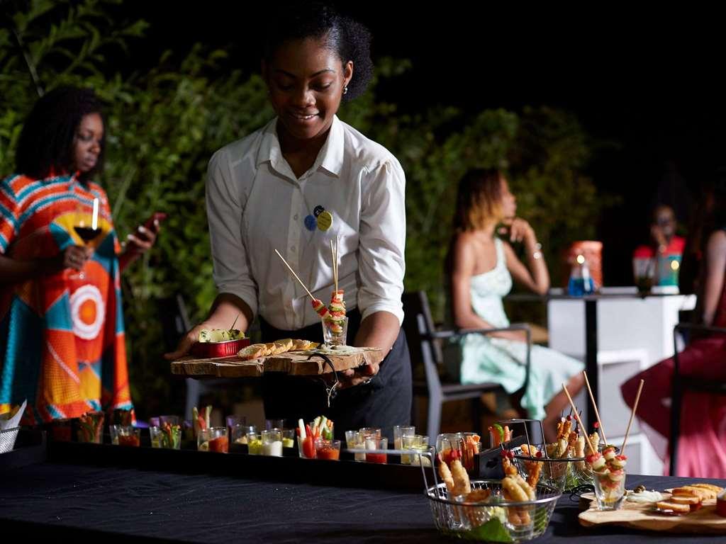 Novotel Abidjan Plateau Ristorante foto